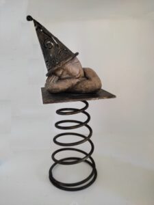 Magicien - Argile cuite patinée 26 x 8 cm 300€