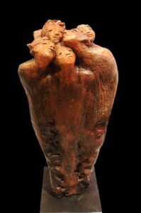 Choeur d'âmes - Argile cuite patinée 35 x 21 cm 800€